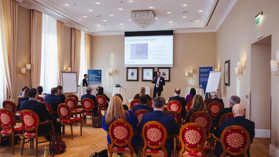 Breakout-Session Marc Lebherz und Christian Schierjott. Im Vordergrund Publikum des SZ-Versicherungstags 2026