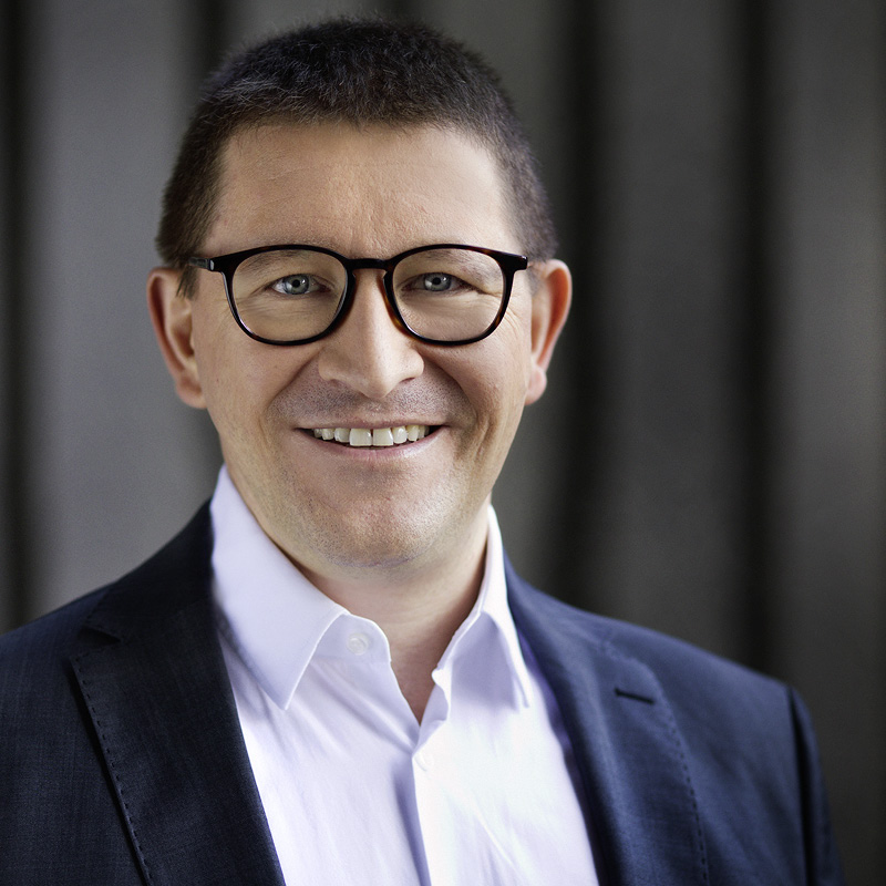 Dr. Sebastian Bonnemeier Bereichsleiter Finanzen, Versicherungen & Medizin